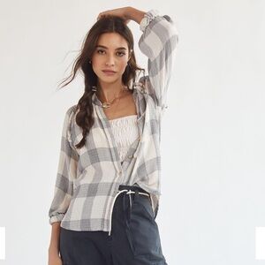 Anthropologie Pilcro Breezy Button down Top Size Medium in Grey & Cream